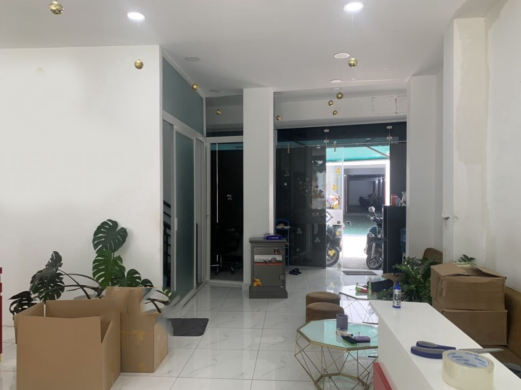 Cho thuê nhà mặt tiền Lương Hữu Khánh P. Phạm NGũ Lão Quận 1
